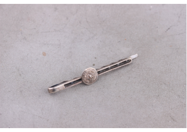 Vietnamese tie clip